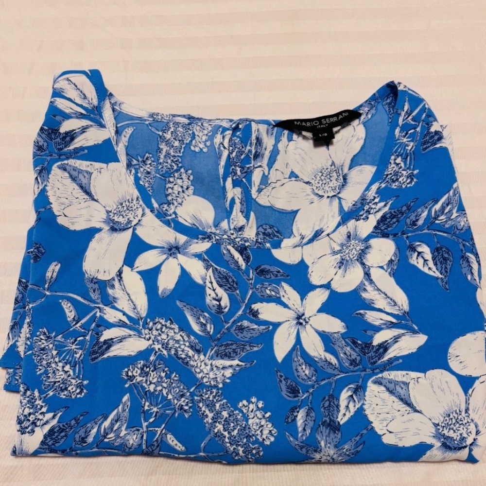 Women’s Sleeveless Top Blue/White Sz Large Scoop Neckline - Picture 6 of 10